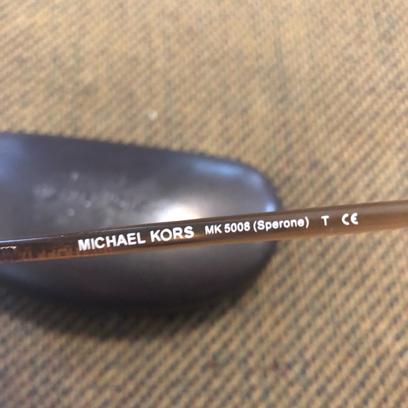 Micheal Kors Gold Frame sunglasses with case - Picture 5 of 8